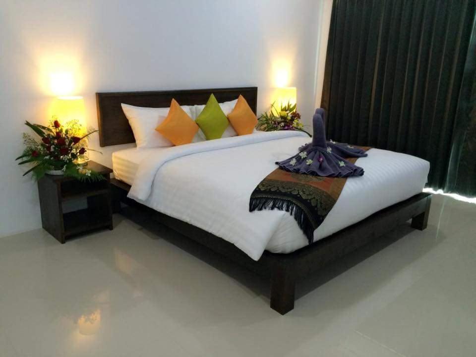 The Seashore Kamala Service Apartment Luaran gambar